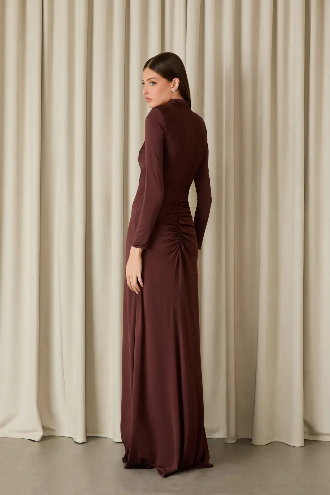 VESTIDO LONGO JOANNE PREGAS COFFEE - foto 2